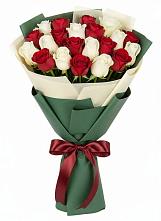 Букет Микс из красных и белых роз в Елани
