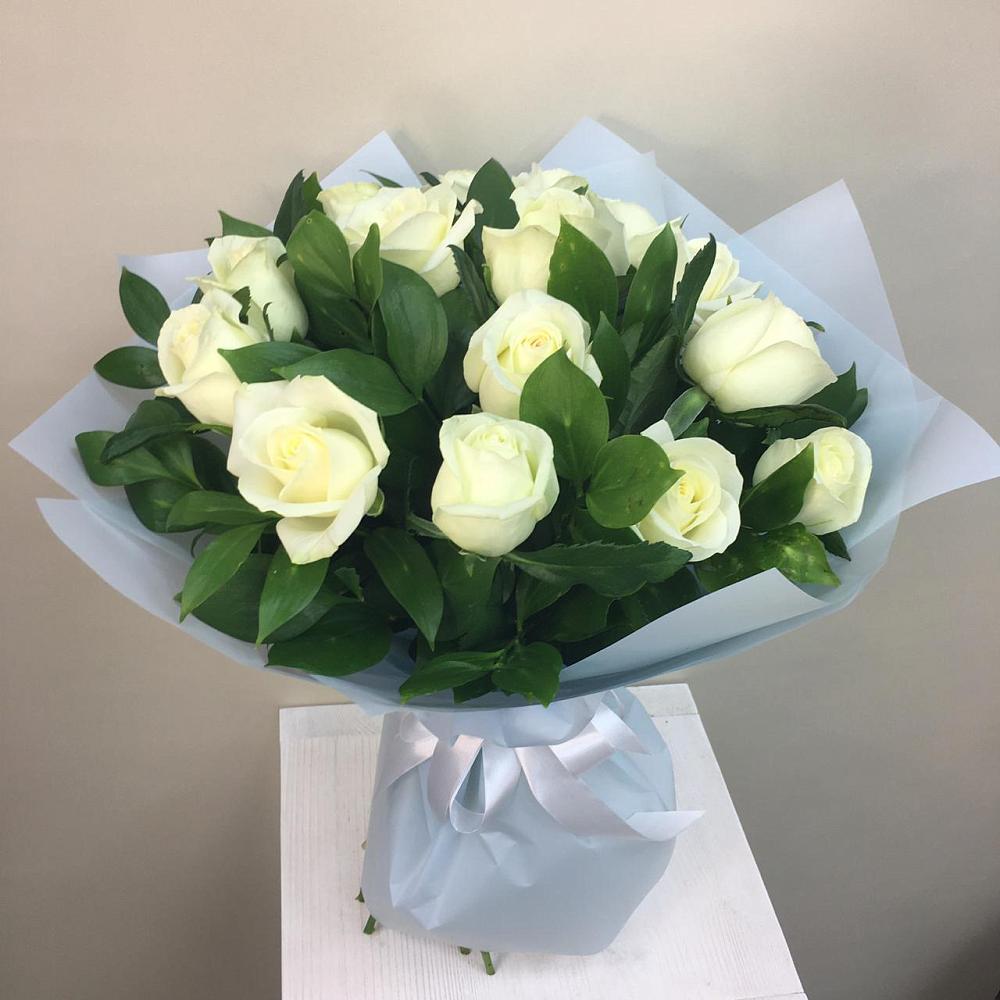 Букет 15 Белых роз Проуд в Елани