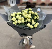 Букет Белые кустовые розы Солинеро в Елани