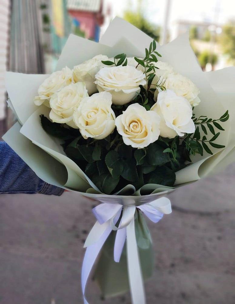 Букет Белые розы Проуд в Елани