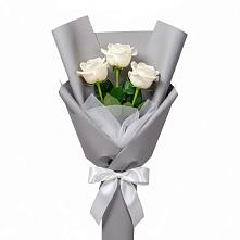 Букет 3 белые розы в Елани