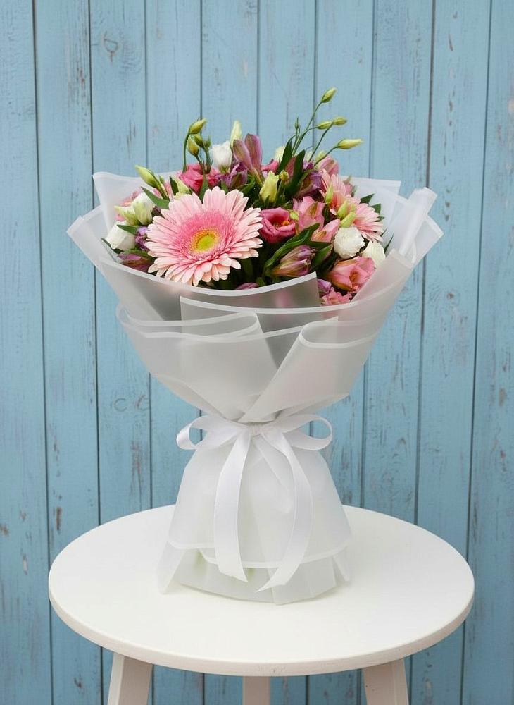 Букет цветов из: Герберы, Альстромерии и Лизиантусы в Елани