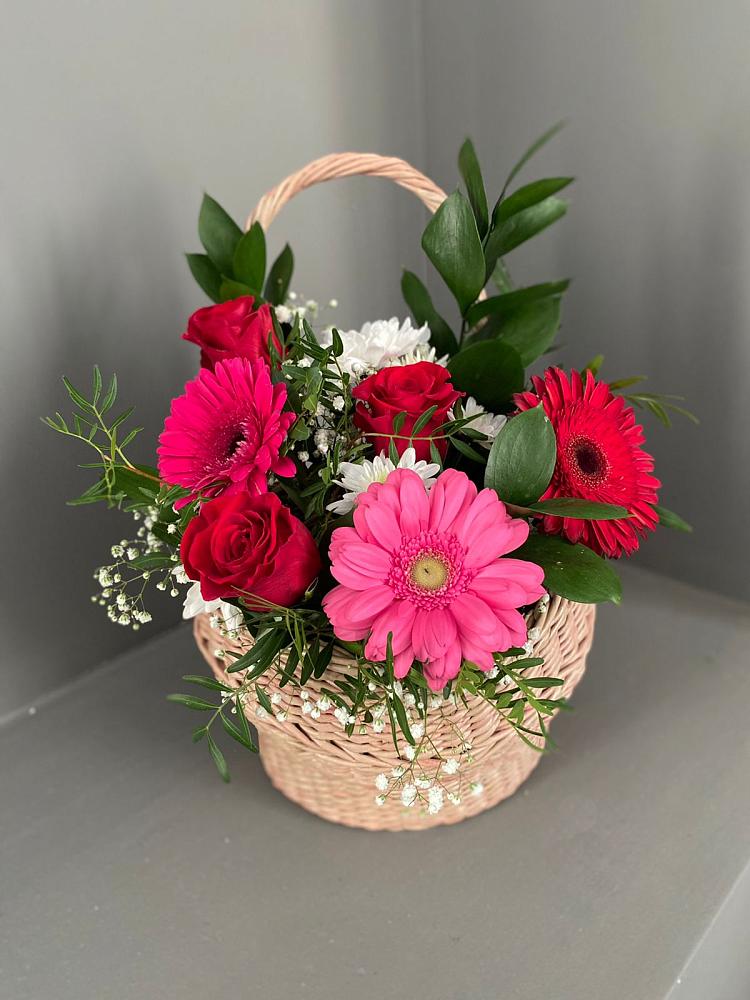 Цветочная композиция из Розы, Хризантемы и Герберы в корзине в Елани