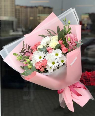 Букет цветов из: Розы, Лизиантусы и Хризантемы в Елани