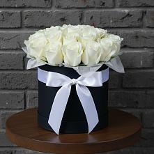 Цветочная композиция из Розы в шляпной коробке в Елани